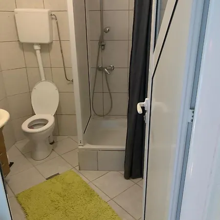 דירה In With Balcony, Air Conditioning, Wi-fi ורסי